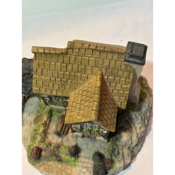 Olde English Cottage Figurine Hand-Painted Resin Home Decor Collectible 5"x5"x4" - Picture 8 of 9